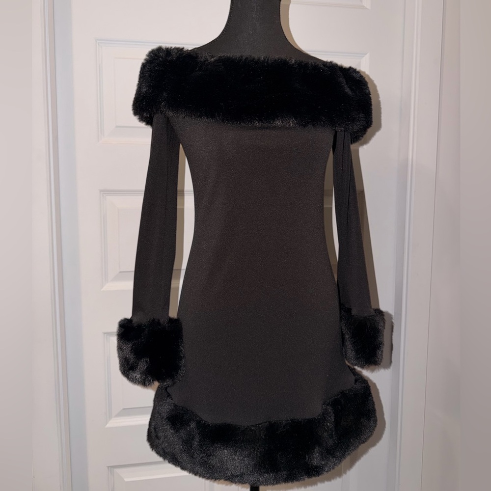 MICAS Black Off-Shoulder Faux Fur Trim Mini Dress – NWT 🖤